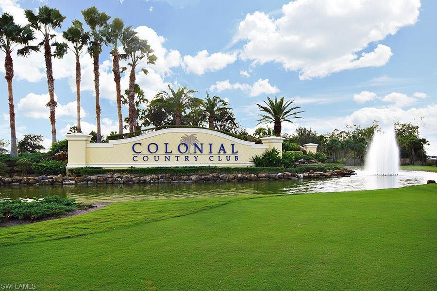 Colonial Country Club sign